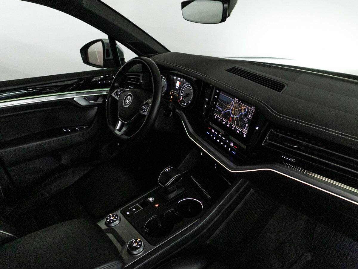 Купить Volkswagen Touareg с пробегом. Фото: #28