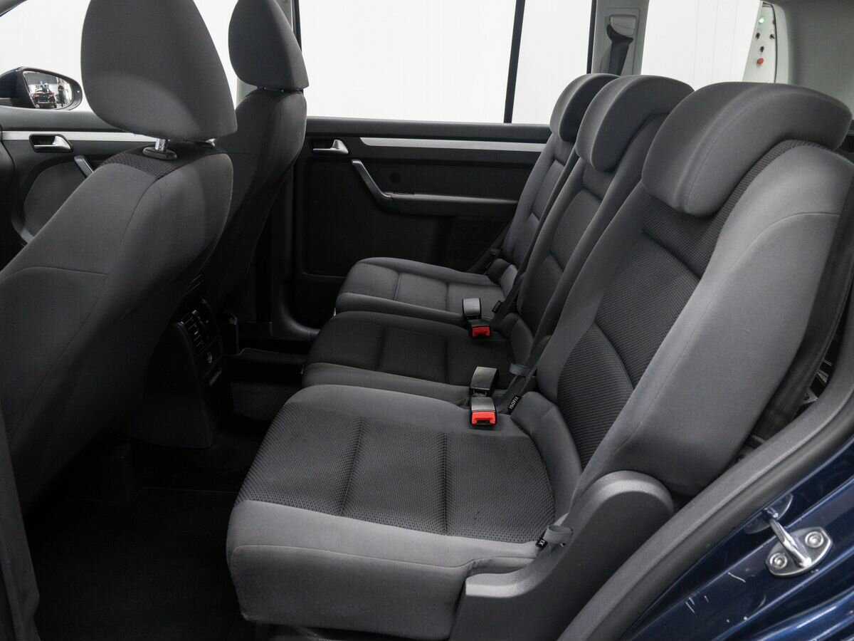 Купить Volkswagen Touran с пробегом. Фото: #12