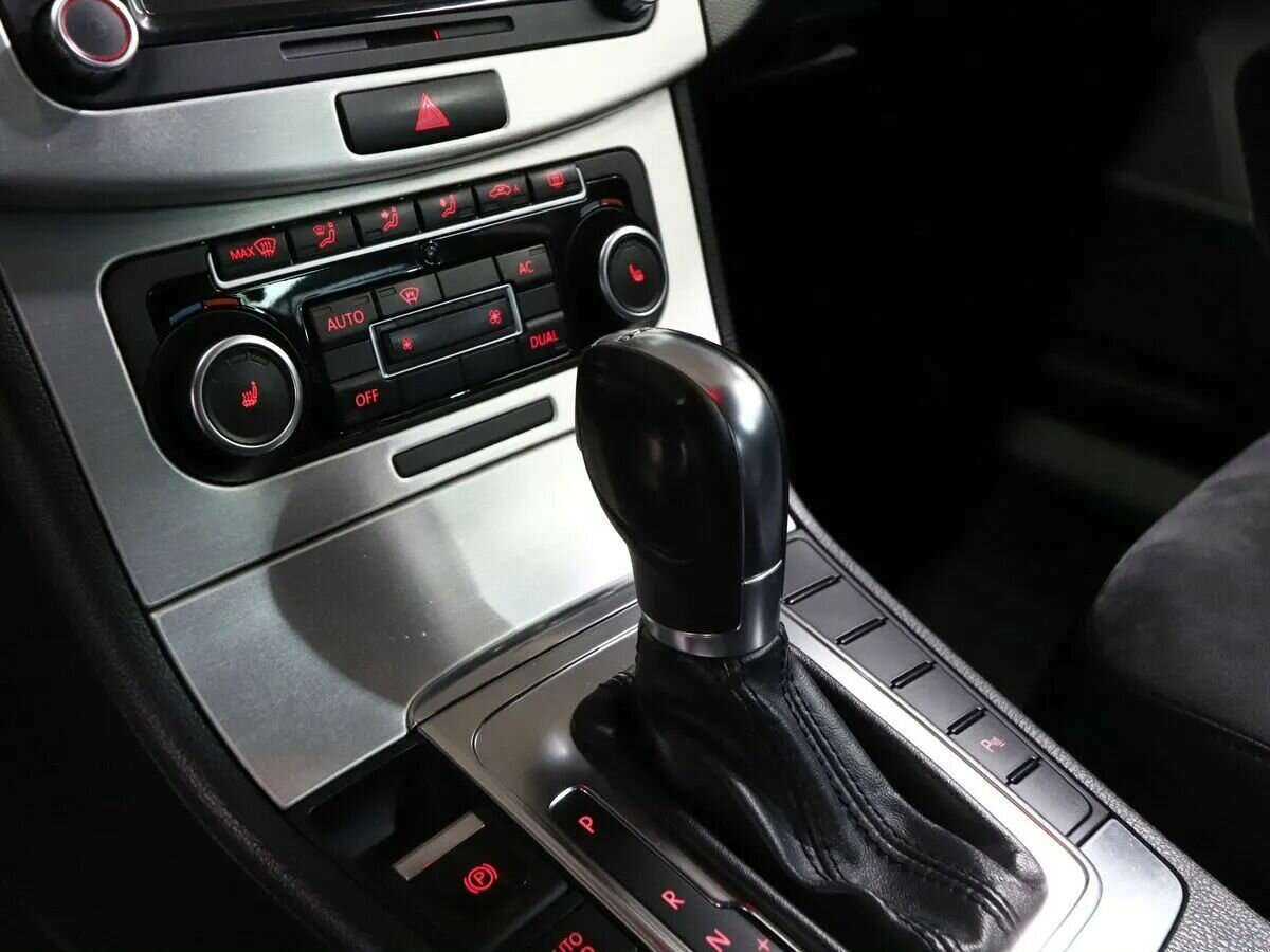 Купить Volkswagen Passat с пробегом. Фото: #5