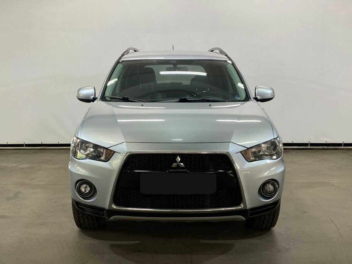 Купить Mitsubishi Outlander с пробегом. Фото: #1