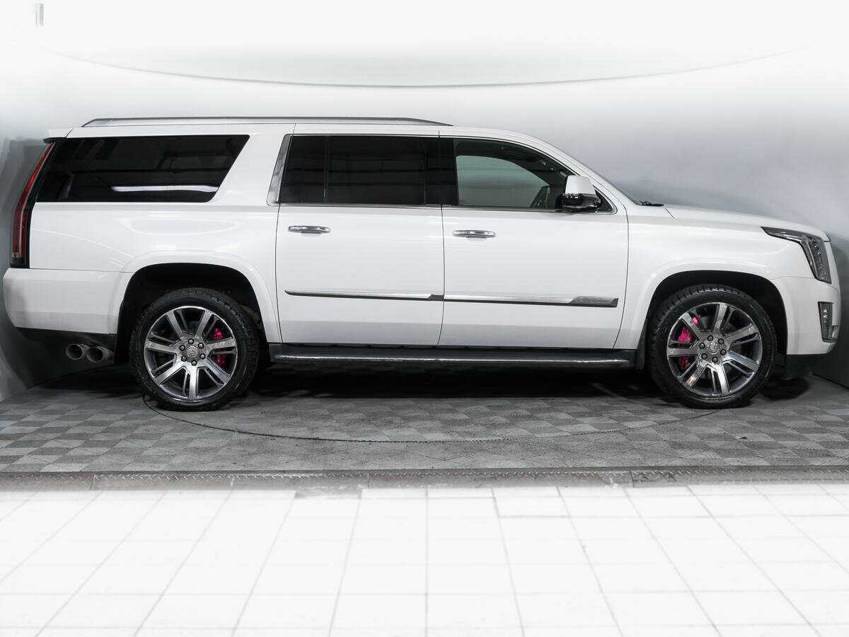 Купить Cadillac Escalade с пробегом. Фото: #3