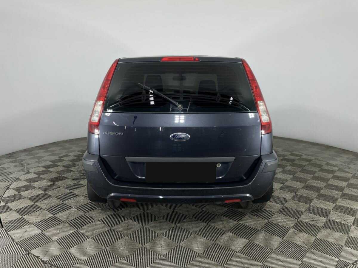 Купить Ford Fusion с пробегом. Фото: #2