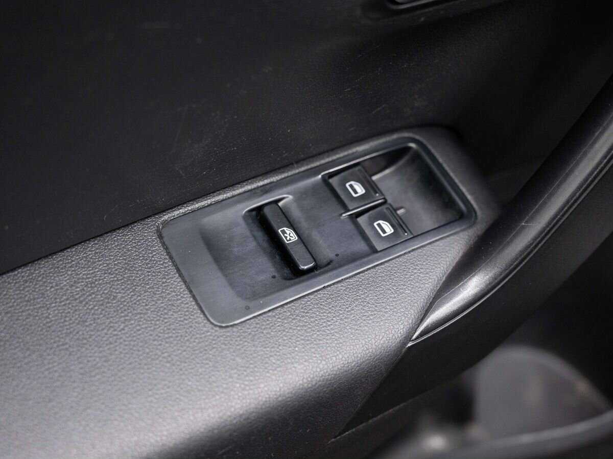 Купить Volkswagen Polo с пробегом. Фото: #14