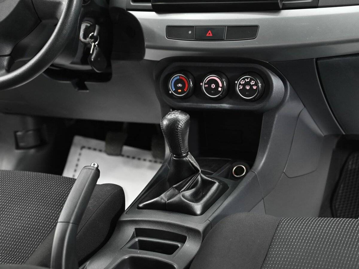 Купить Mitsubishi Lancer с пробегом. Фото: #9