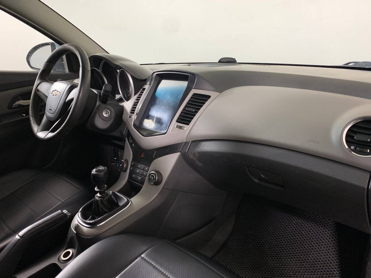 Купить Chevrolet Cruze с пробегом. Фото: #12
