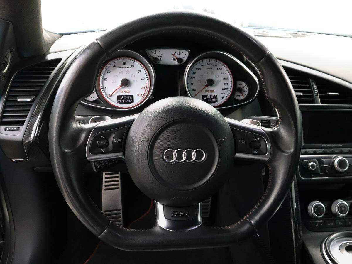 Купить Audi R8 с пробегом. Фото: #10