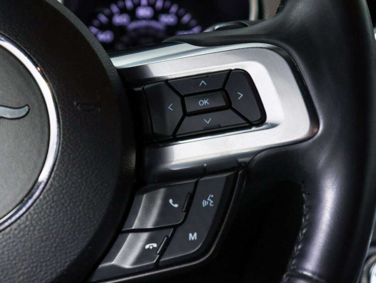 Купить Ford Mustang с пробегом. Фото: #20