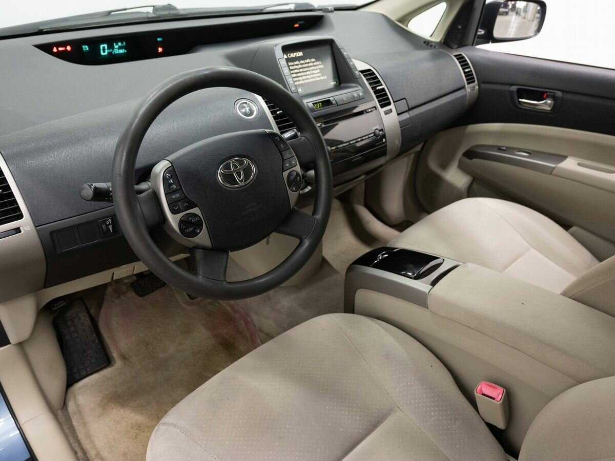 Купить Toyota Prius с пробегом. Фото: #6