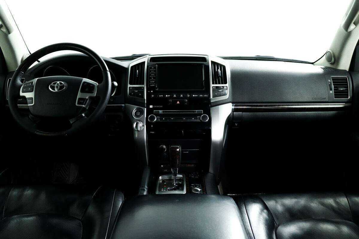 Купить Toyota Land Cruiser с пробегом. Фото: #10