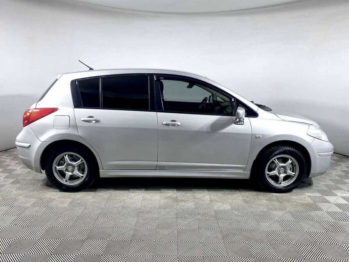 Купить Nissan Tiida с пробегом. Фото: #4