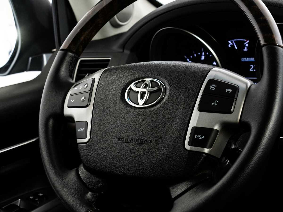 Купить Toyota Land Cruiser с пробегом. Фото: #15