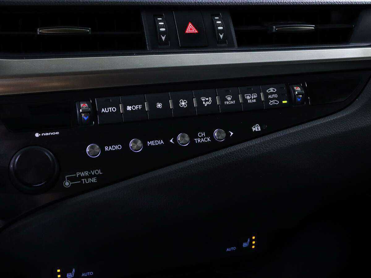 Купить Lexus ES с пробегом. Фото: #15