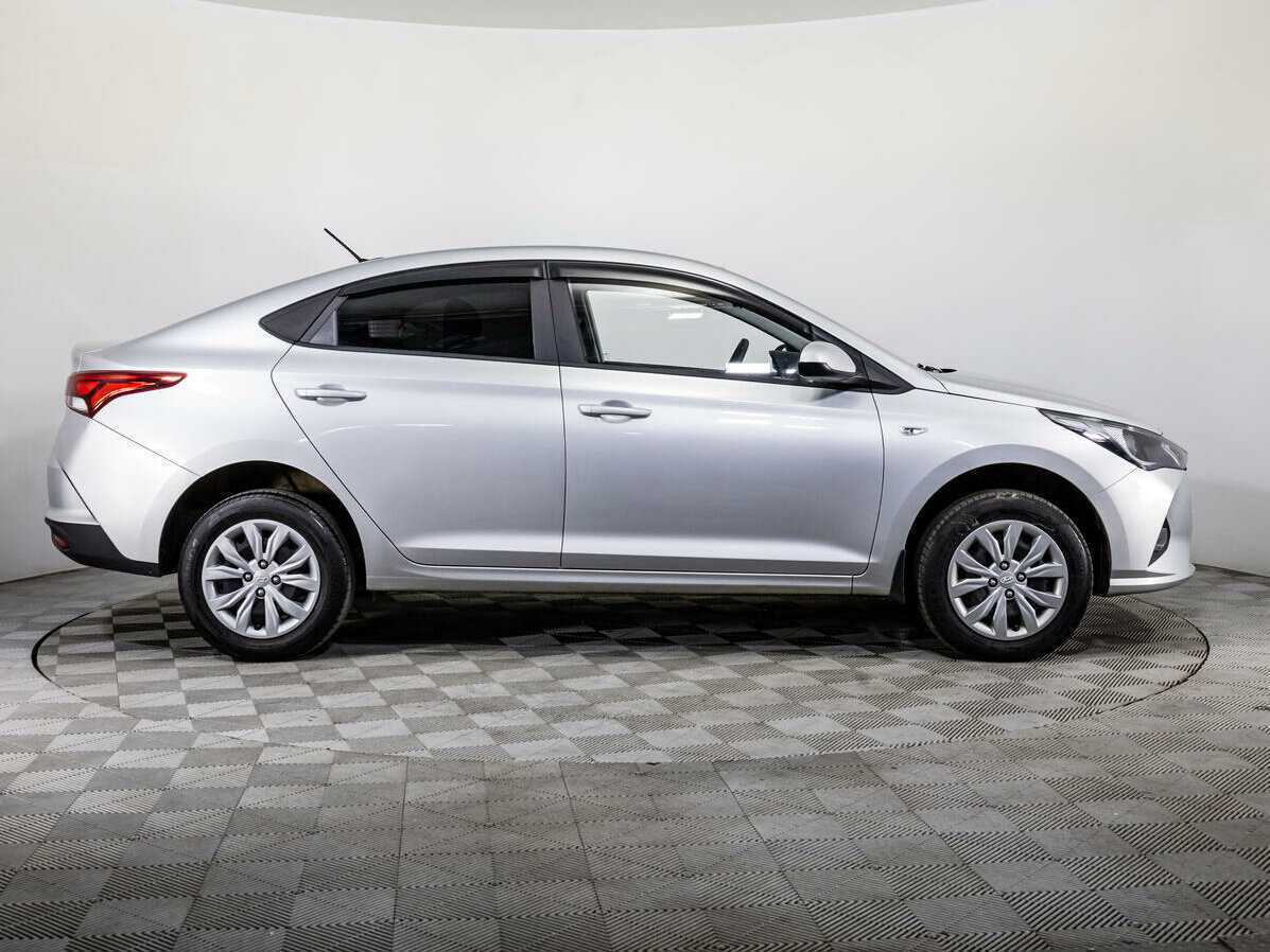 Купить Hyundai Solaris с пробегом. Фото: #3