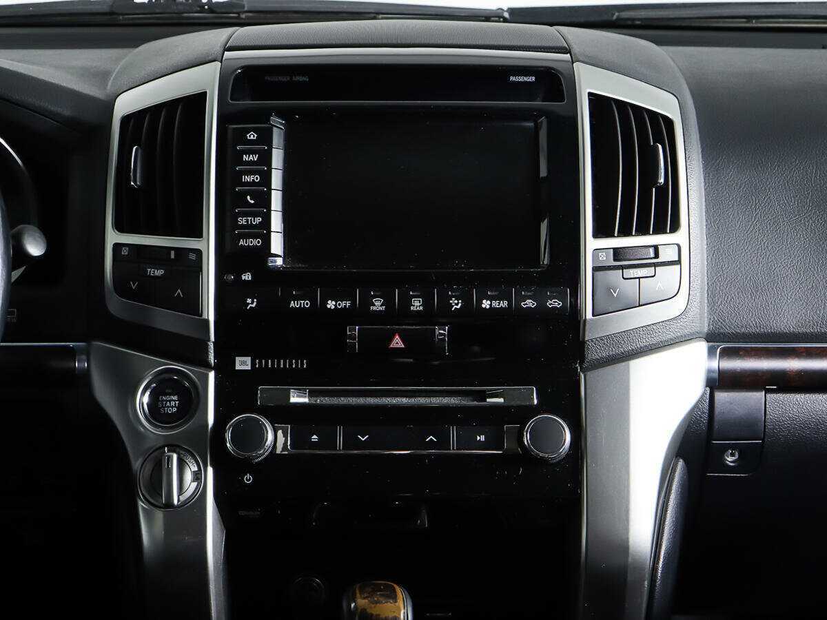 Купить Toyota Land Cruiser с пробегом. Фото: #12
