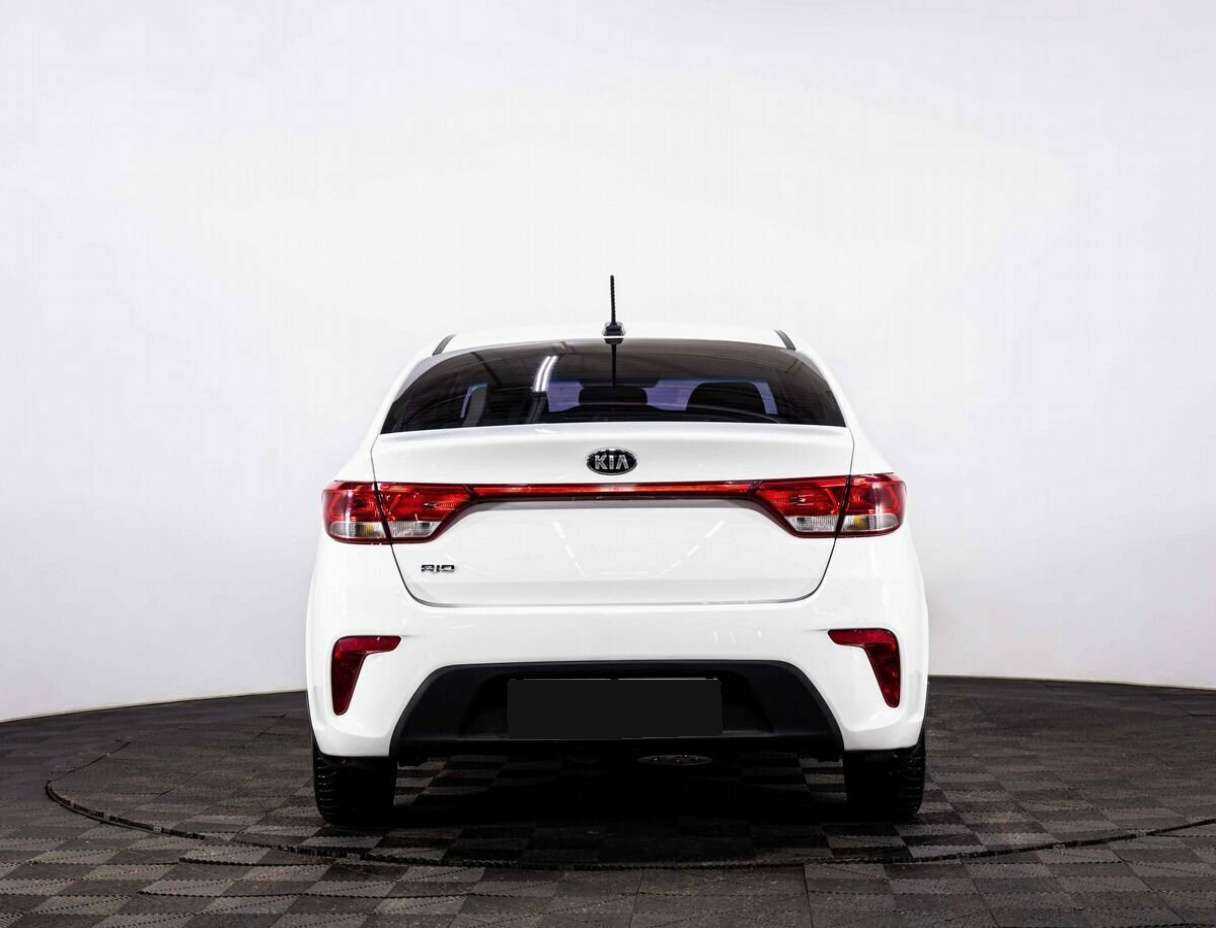 Купить Kia Rio с пробегом. Фото: #4