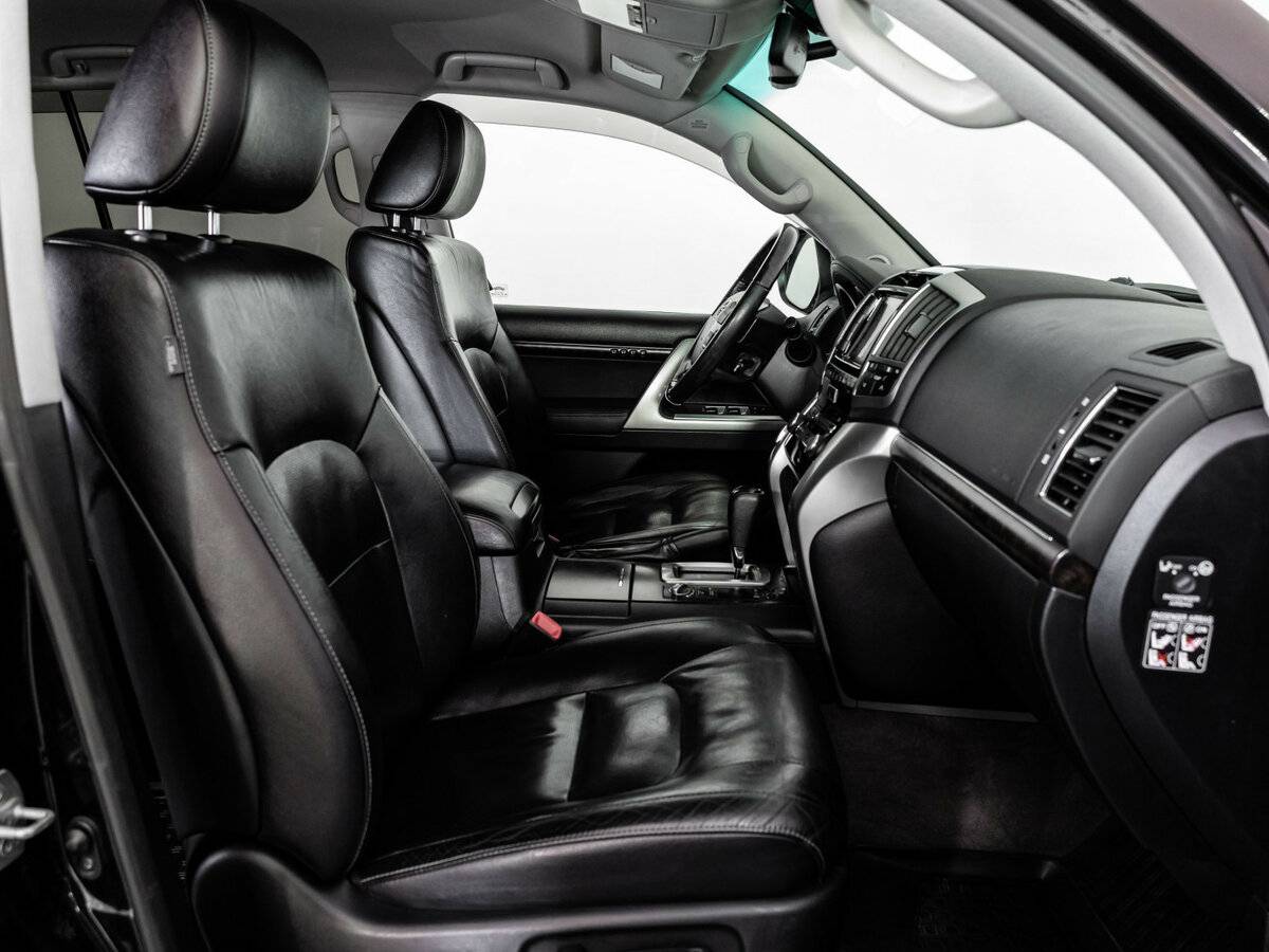 Купить Toyota Land Cruiser с пробегом. Фото: #17