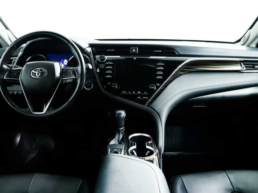 Купить Toyota Camry с пробегом. Фото: #10