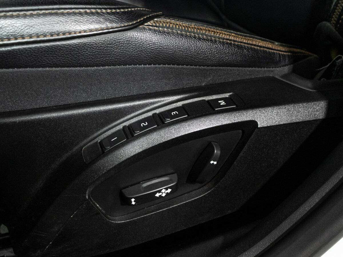 Купить Volvo V40 Cross Country с пробегом. Фото: #13