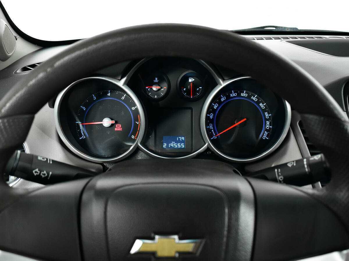 Купить Chevrolet Cruze с пробегом. Фото: #10