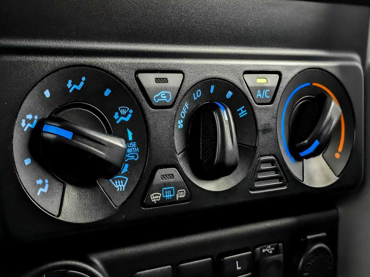 Купить Toyota Fortuner с пробегом. Фото: #20