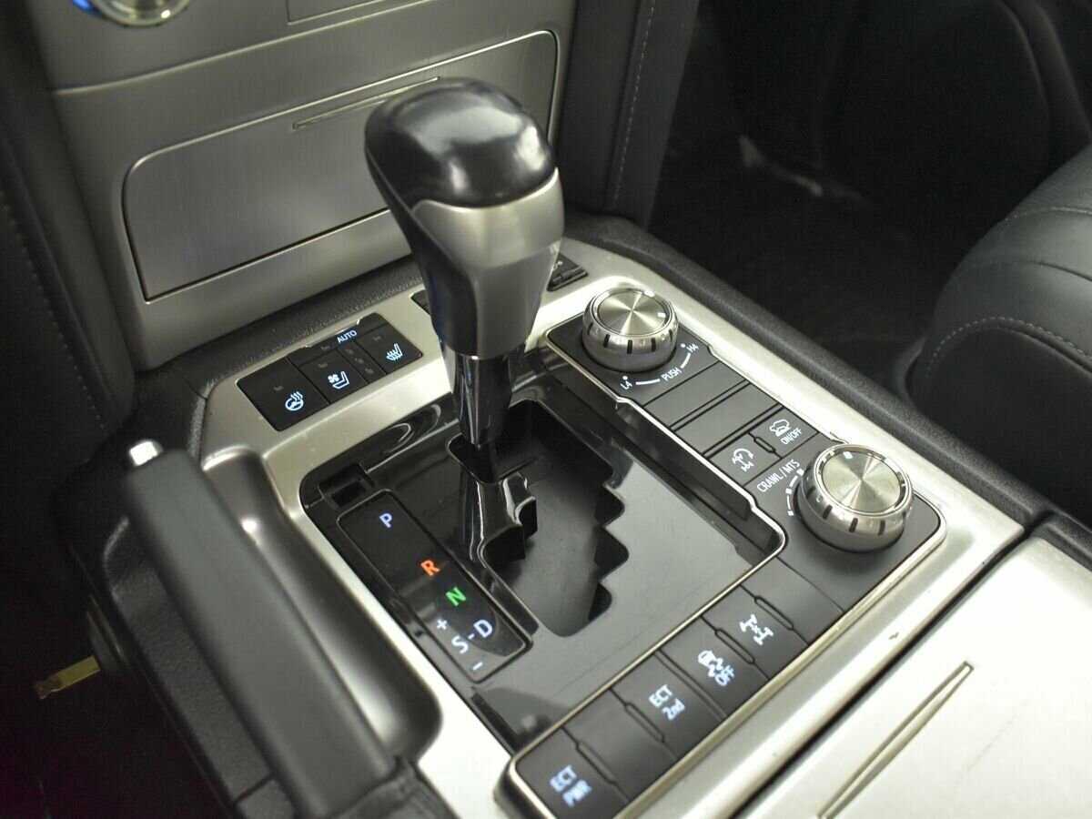 Купить Toyota Land Cruiser с пробегом. Фото: #14