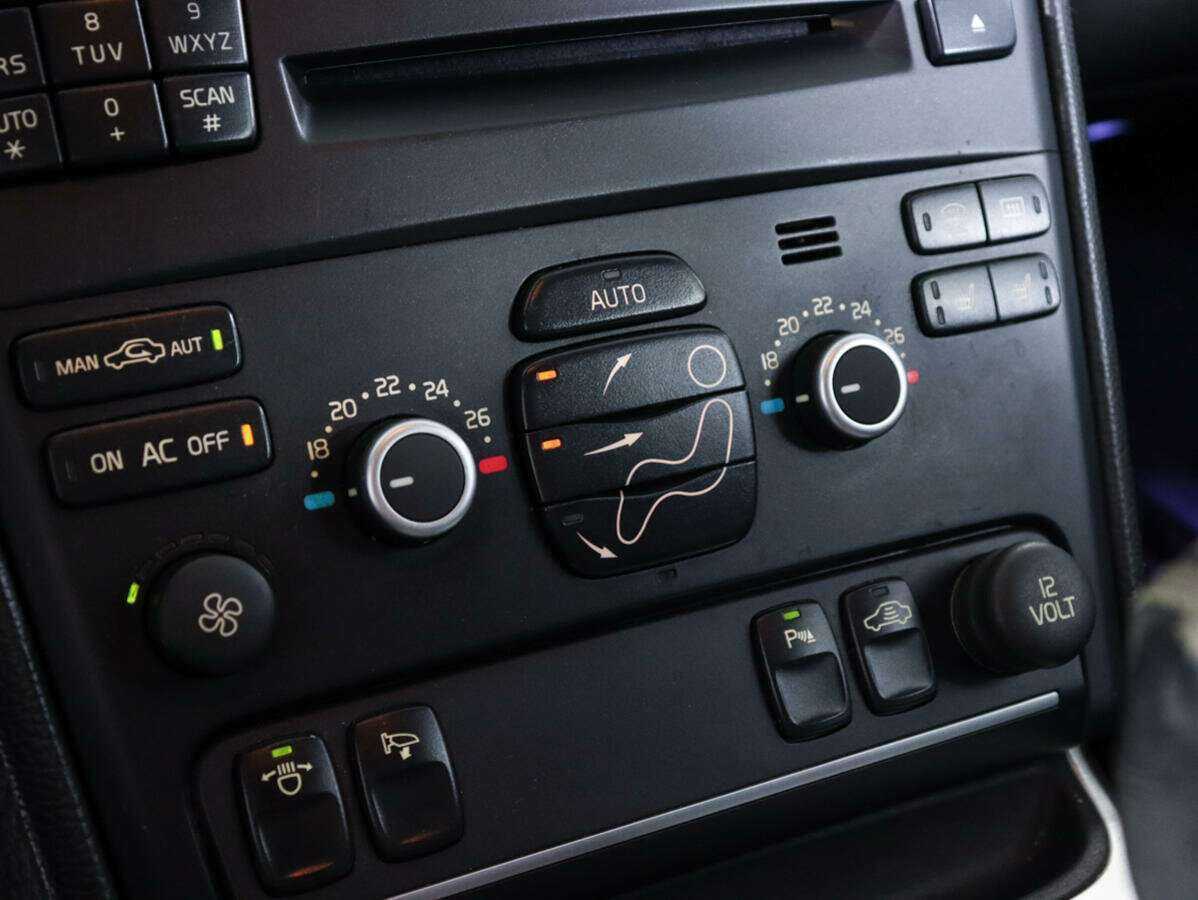 Купить Volvo XC90 с пробегом. Фото: #13