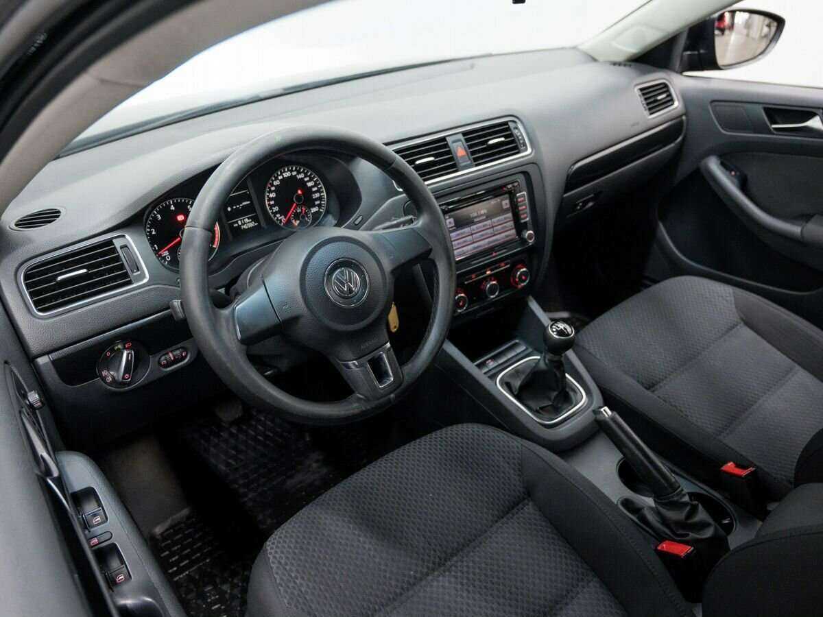 Купить Volkswagen Jetta с пробегом. Фото: #12
