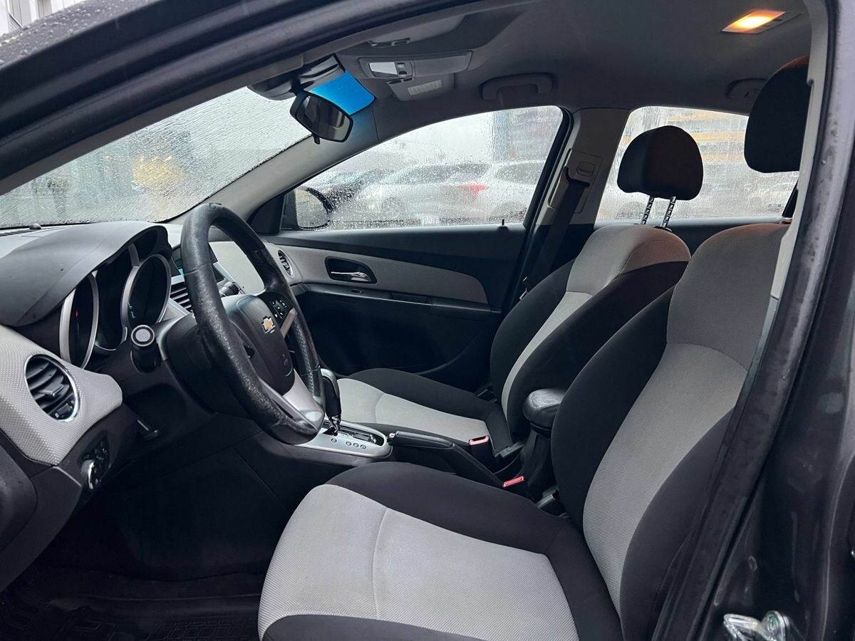 Купить Chevrolet Cruze с пробегом. Фото: #4