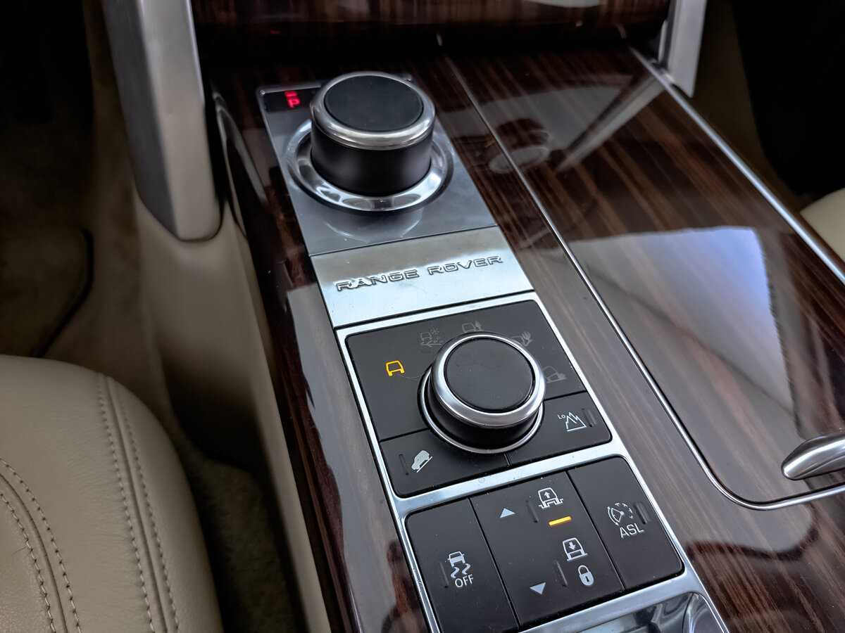 Купить Land Rover Range Rover с пробегом. Фото: #23