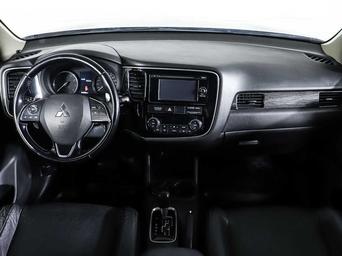 Купить Mitsubishi Outlander с пробегом. Фото: #10