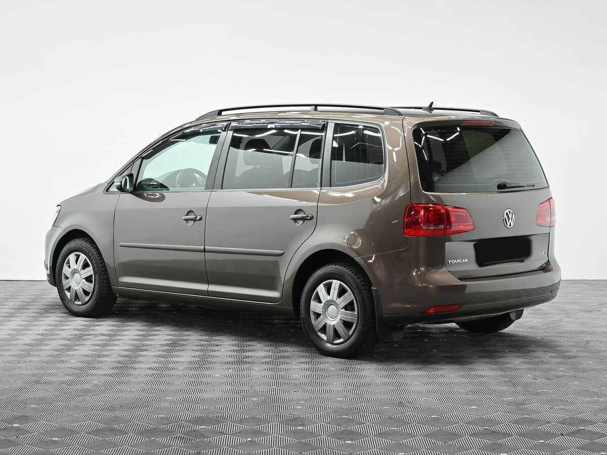 Купить Volkswagen Touran с пробегом. Фото: #3
