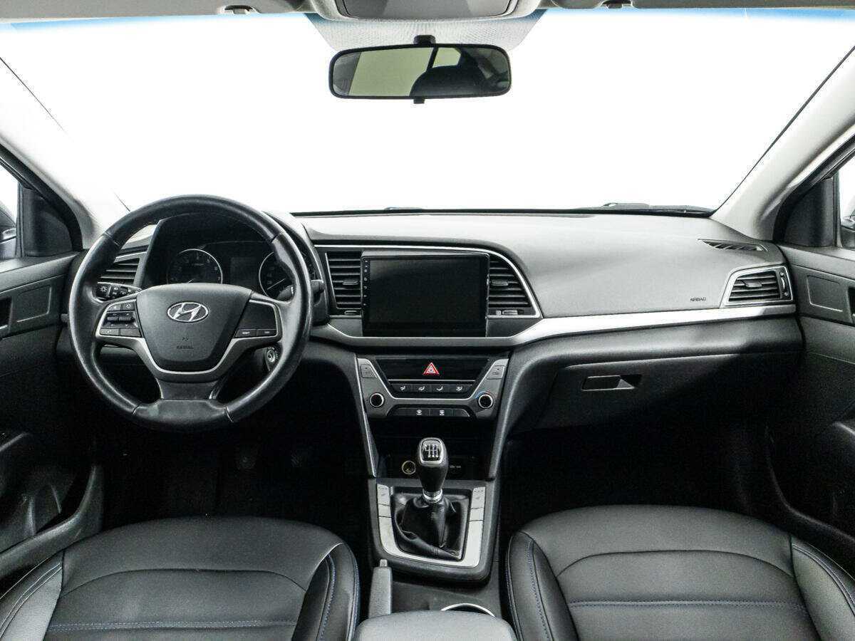 Купить Hyundai Elantra с пробегом. Фото: #12