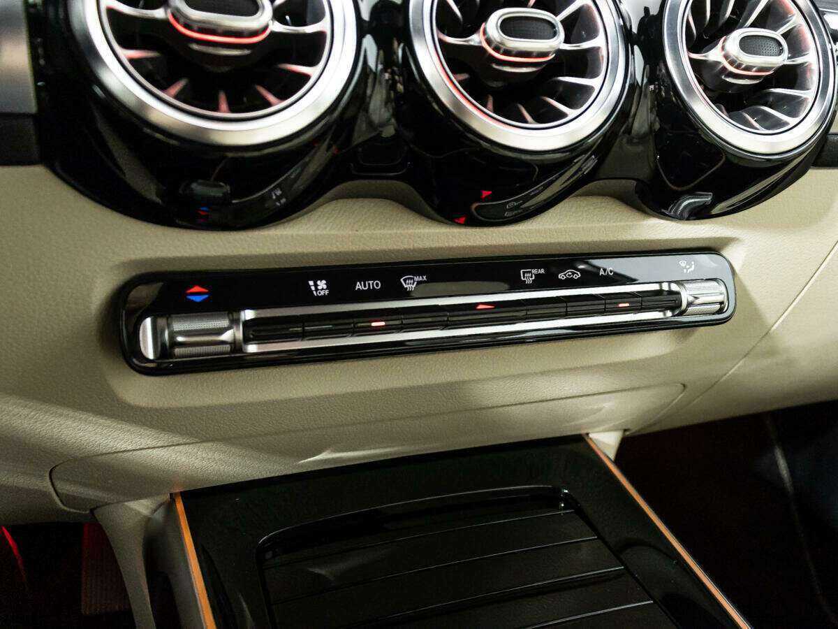 Купить Mercedes-Benz GLB с пробегом. Фото: #19