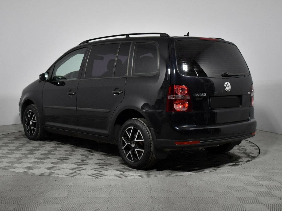 Купить Volkswagen Touran с пробегом. Фото: #6