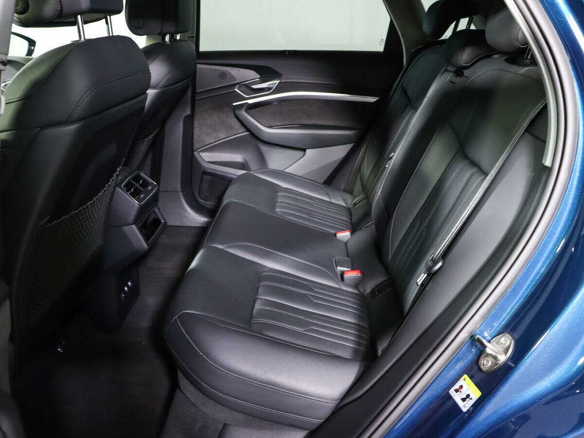 Купить Audi e-tron с пробегом. Фото: #7