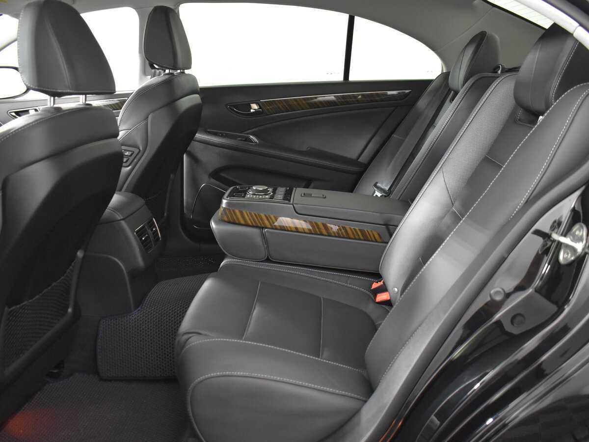 Купить Hongqi H7 с пробегом. Фото: #8