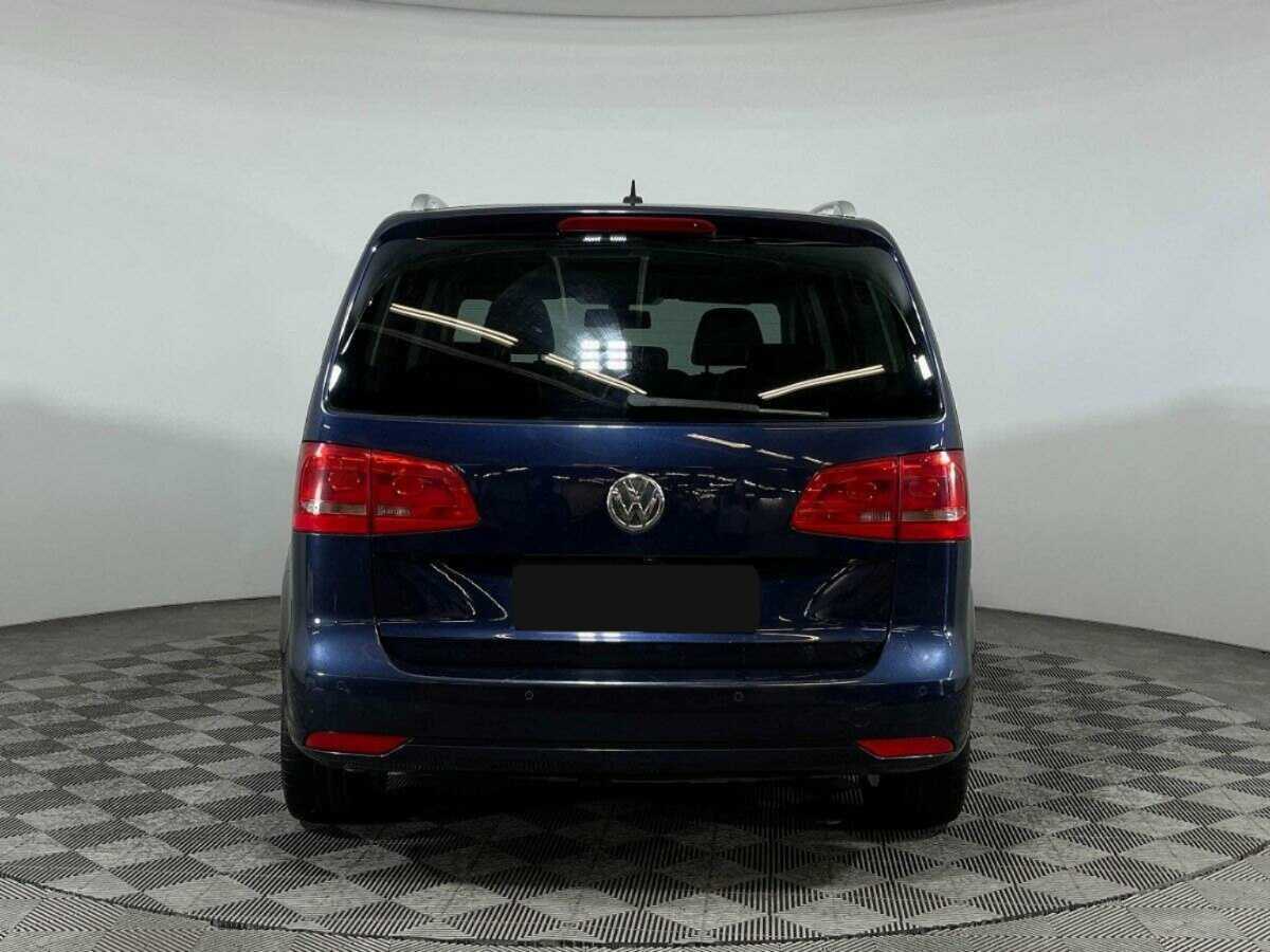 Купить Volkswagen Touran с пробегом. Фото: #5