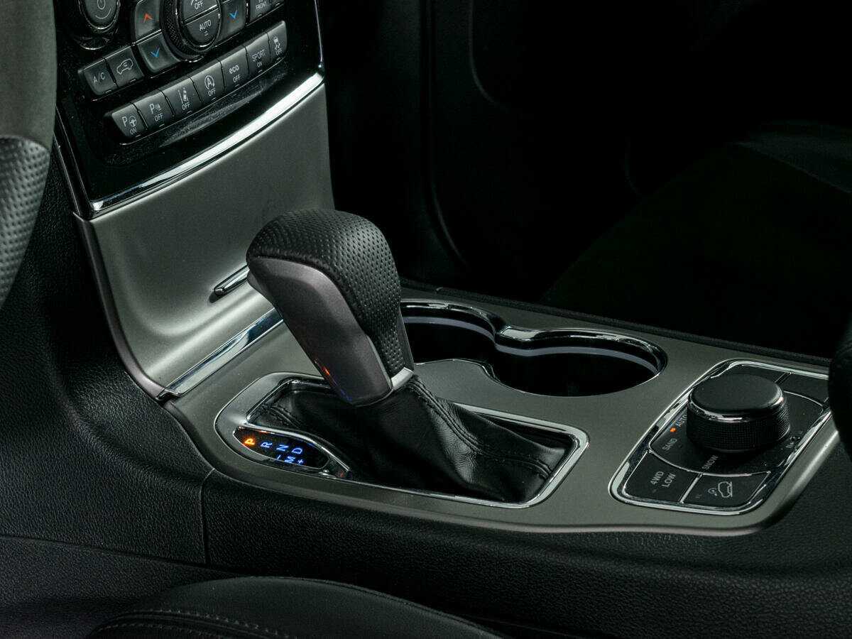 Купить Jeep Grand Cherokee с пробегом. Фото: #12