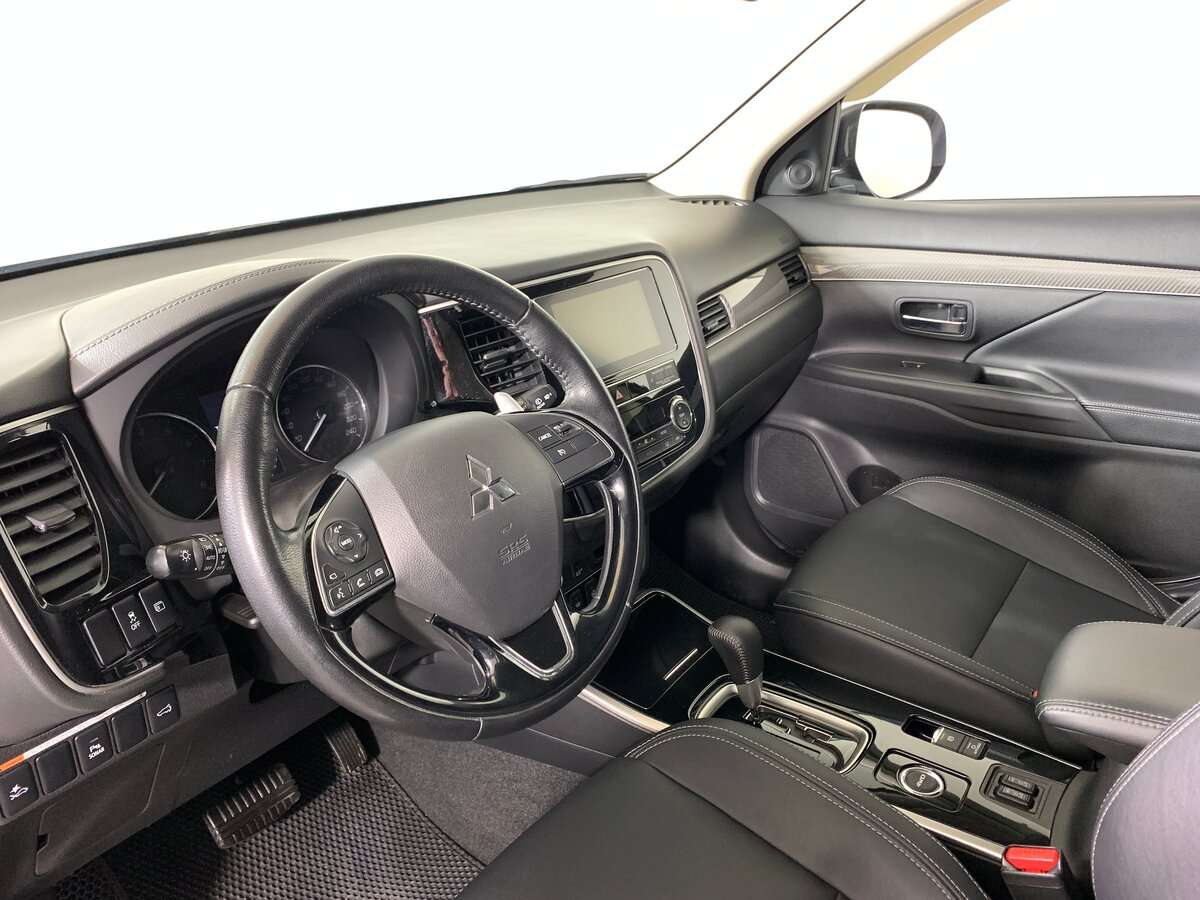 Купить Mitsubishi Outlander с пробегом. Фото: #10