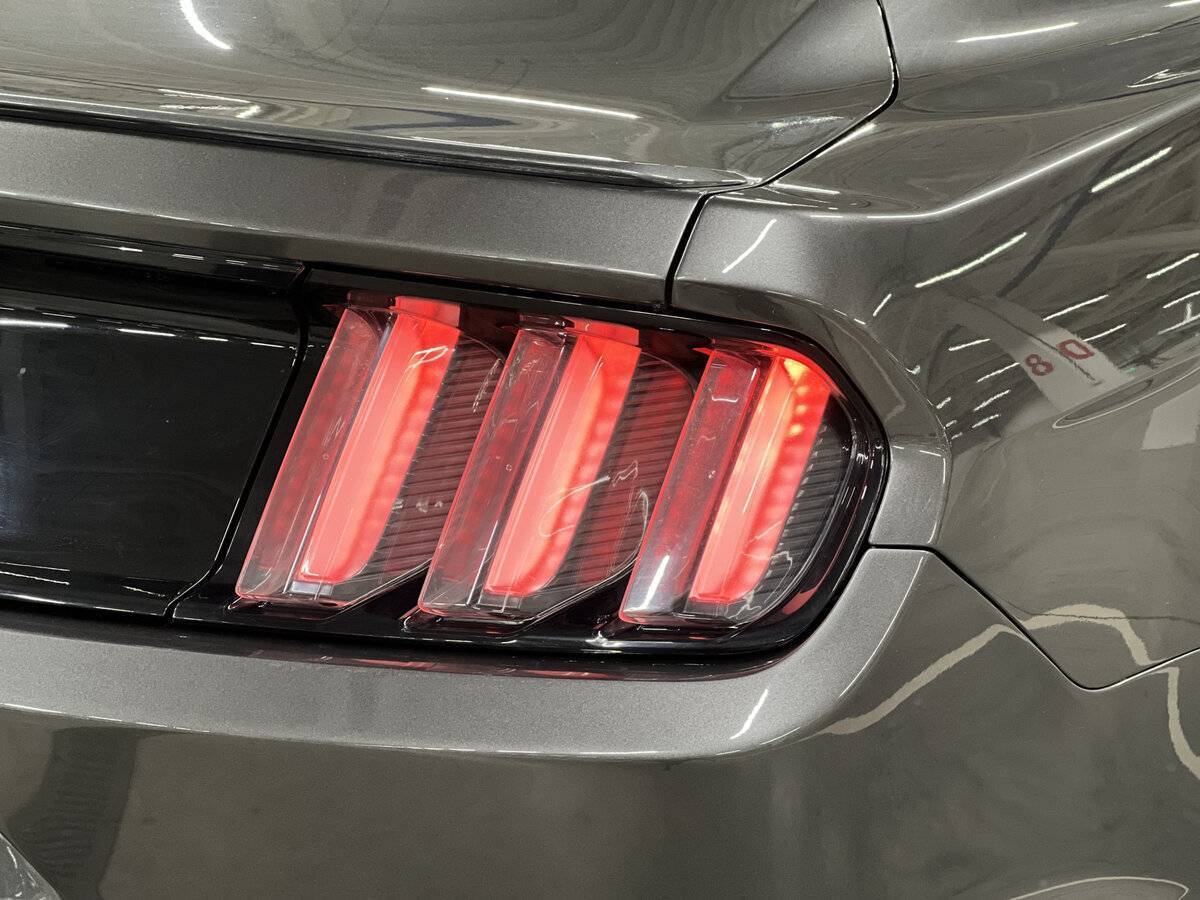Купить Ford Mustang с пробегом. Фото: #8