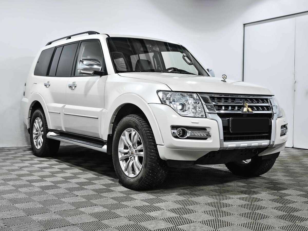 Купить Mitsubishi Pajero с пробегом. Фото: #2