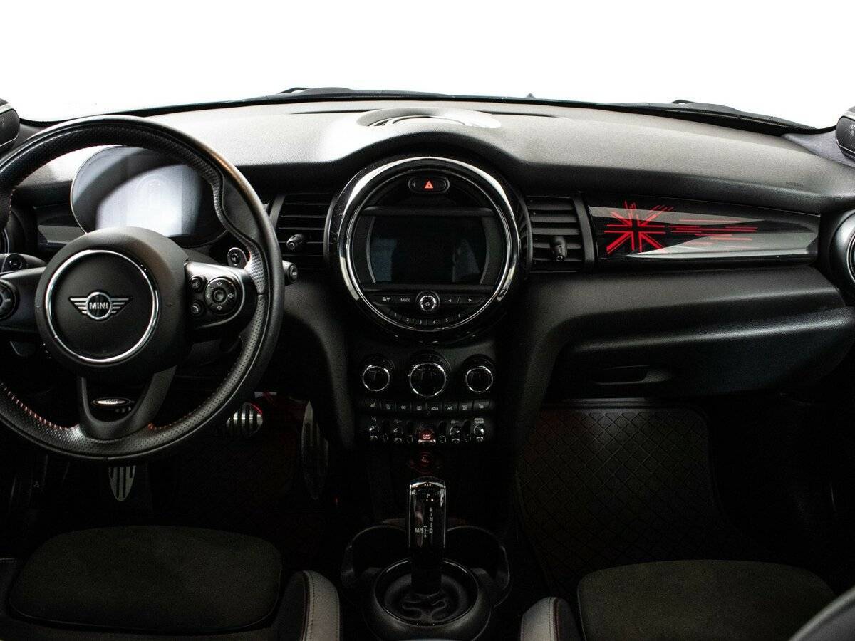 Купить Mini Hatch с пробегом. Фото: #10