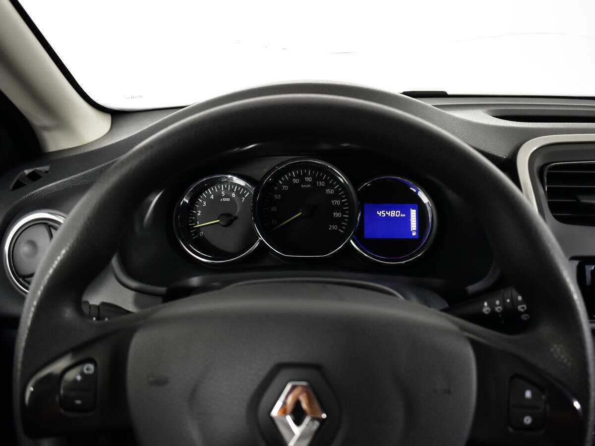 Купить Renault Sandero с пробегом. Фото: #8