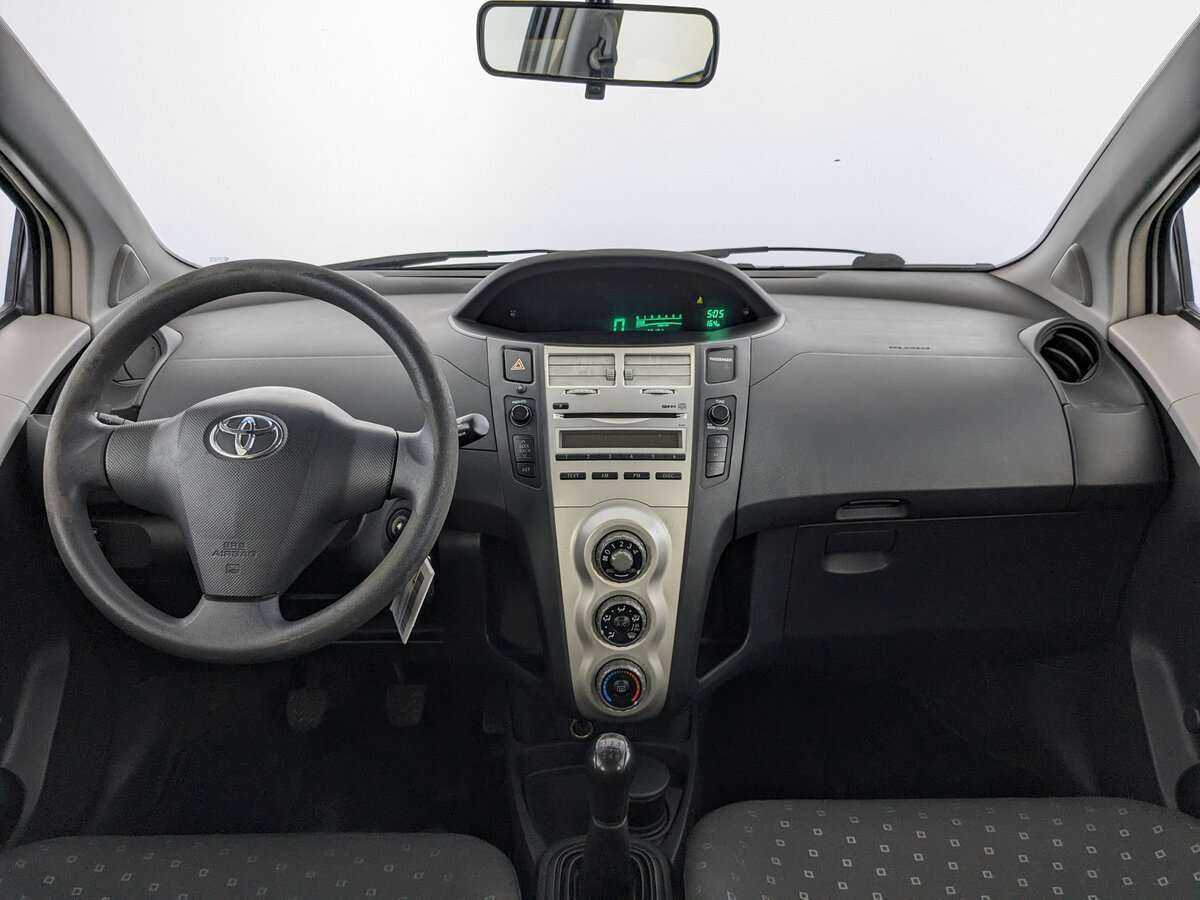 Купить Toyota Yaris с пробегом. Фото: #11