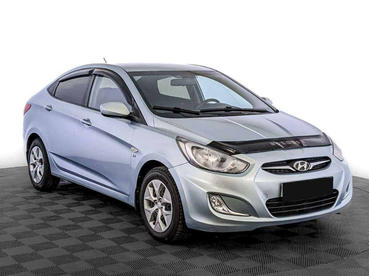 Купить Hyundai Solaris с пробегом. Фото: #2