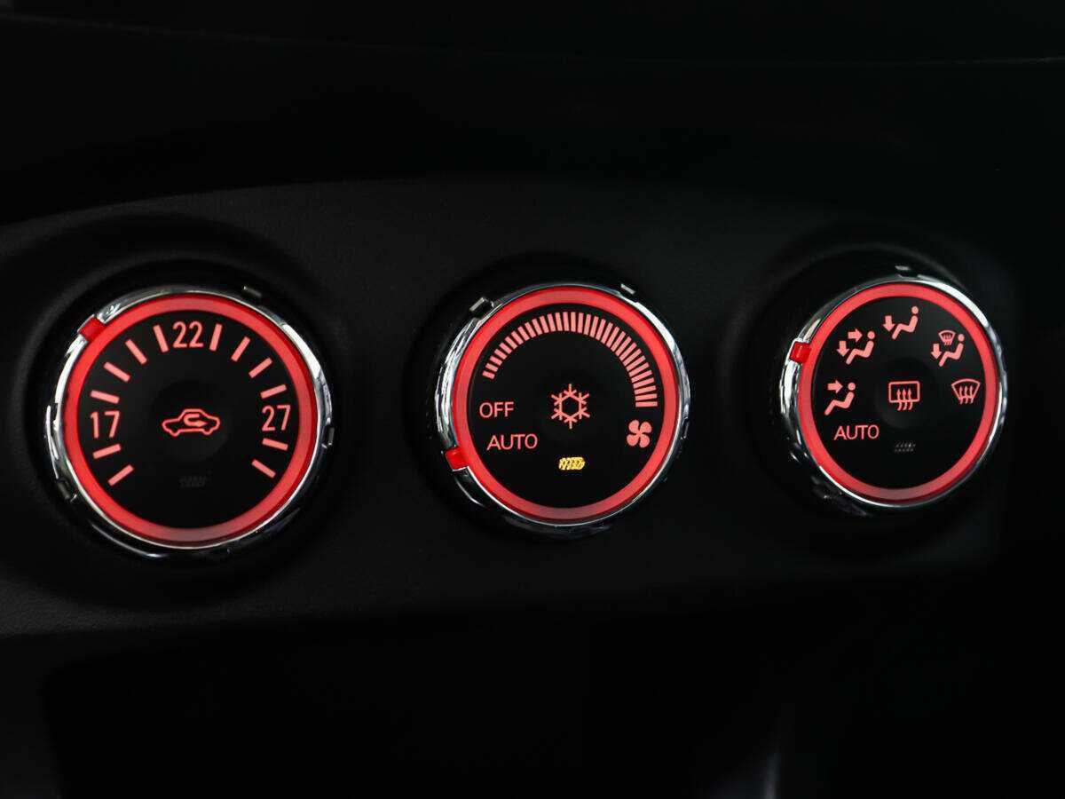 Купить Mitsubishi Outlander с пробегом. Фото: #17