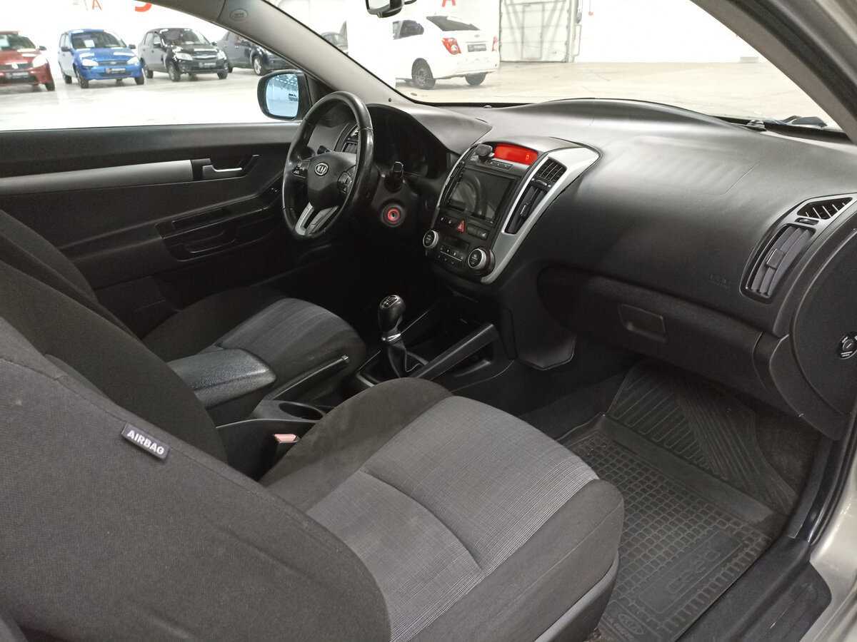Купить Kia Ceed с пробегом. Фото: #10