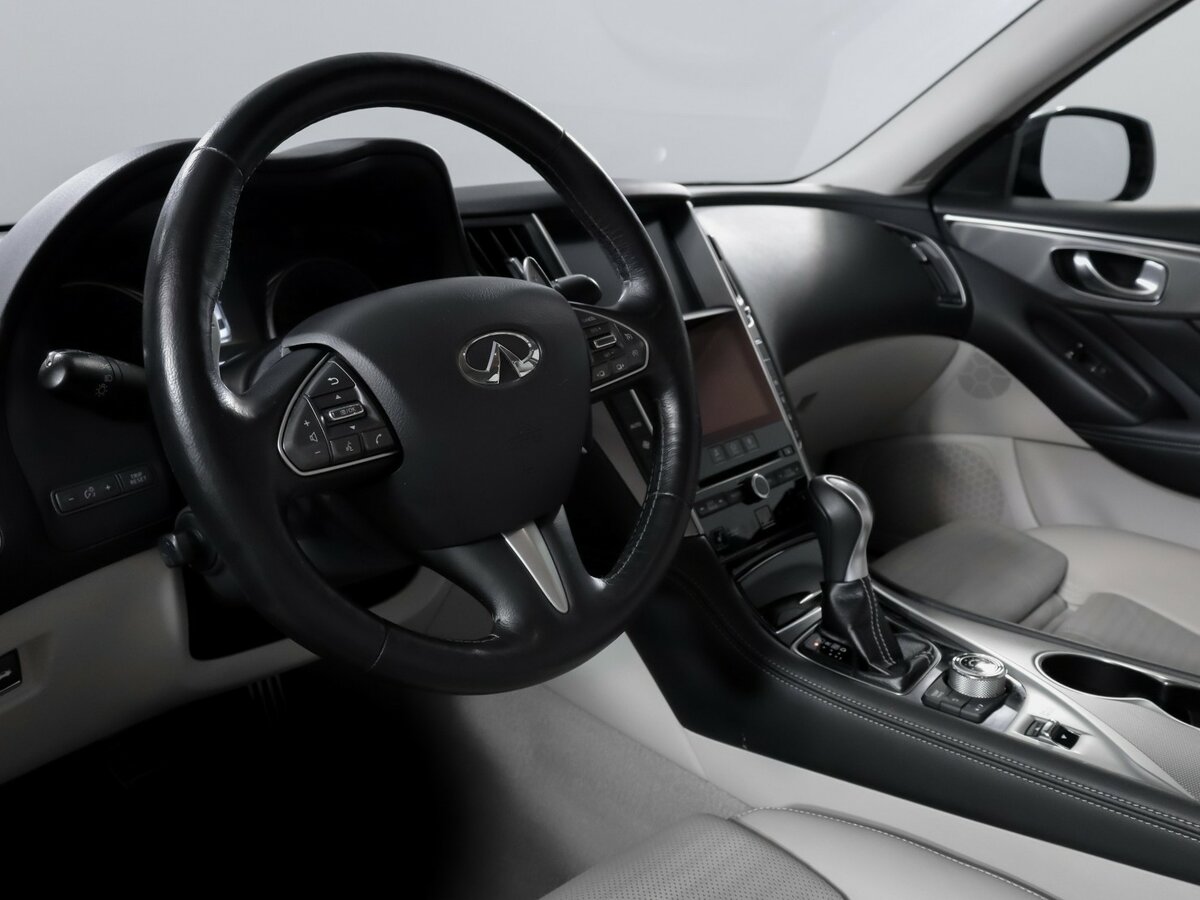 Купить Infiniti Q50 с пробегом. Фото: #13