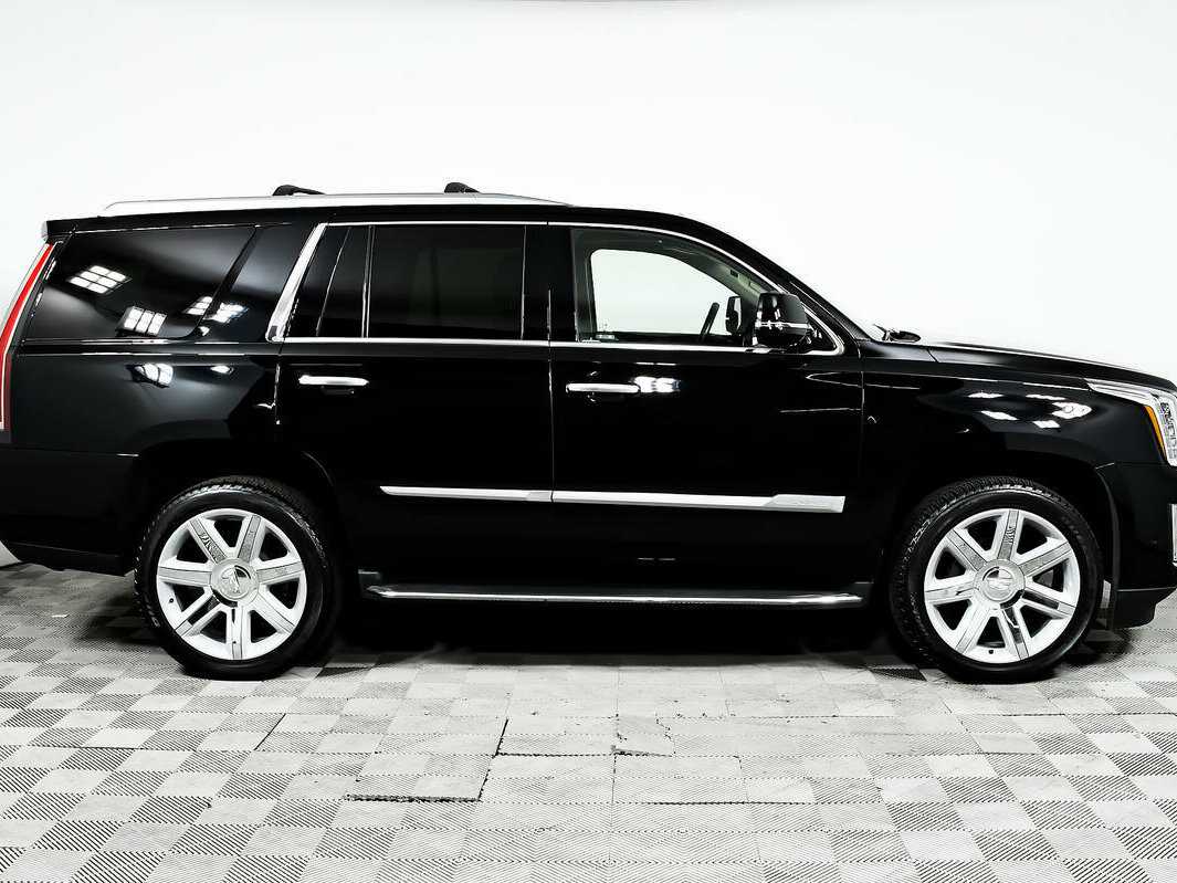 Купить Cadillac Escalade с пробегом. Фото: #3