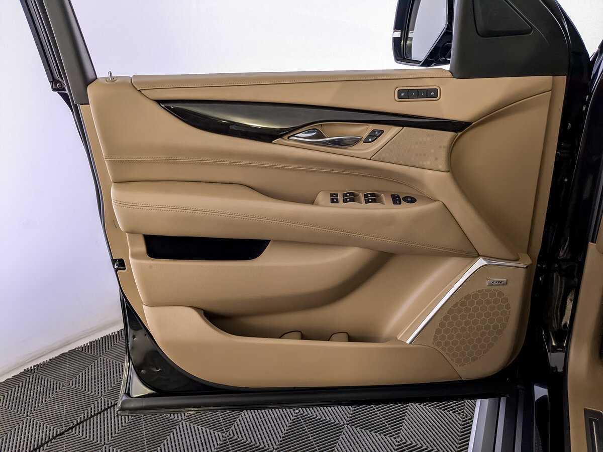 Купить Cadillac Escalade с пробегом. Фото: #14